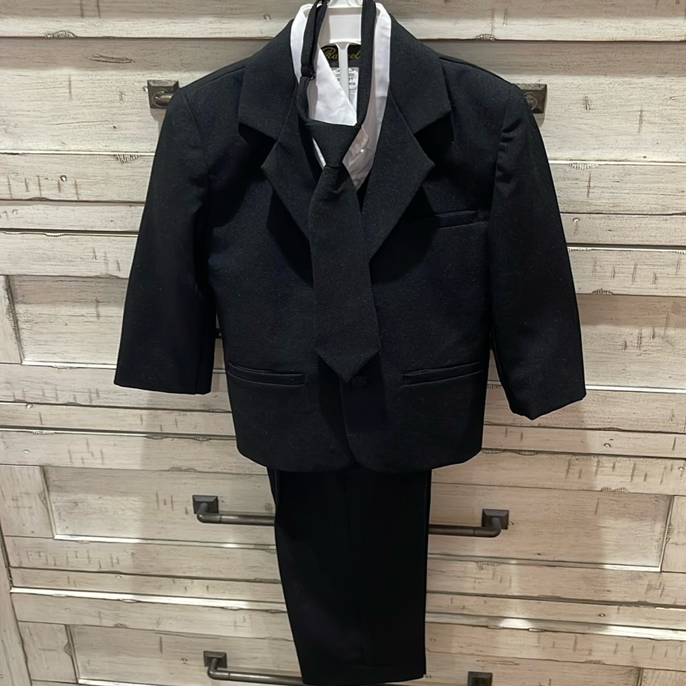 Boys 3T black suit with vest & tie